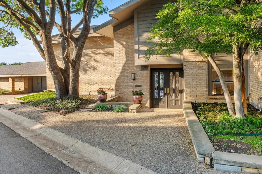 1 Country Lake Drive, Carrollton, TX 75006 - Image #2