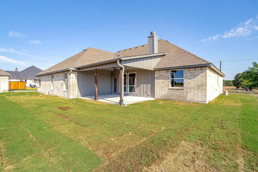 1901 Johnnie Drive, Springtown, TX 76082 - Image #3