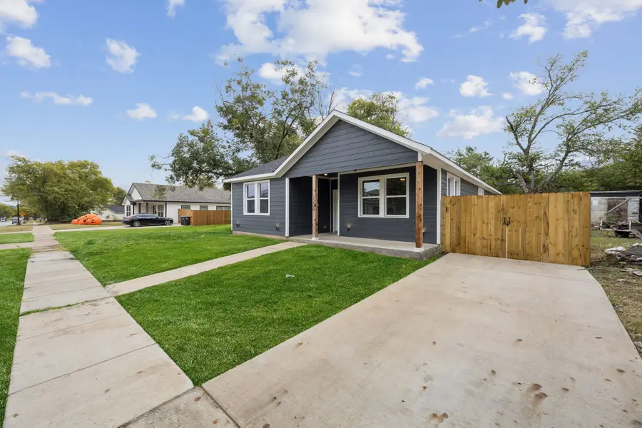 1220 E Leuda Street, Fort Worth, TX 76104 - Image #2