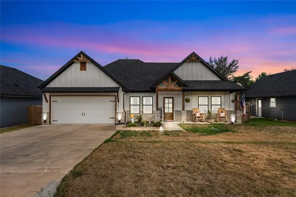 2811 San Gabriel Drive, Granbury, TX 76048