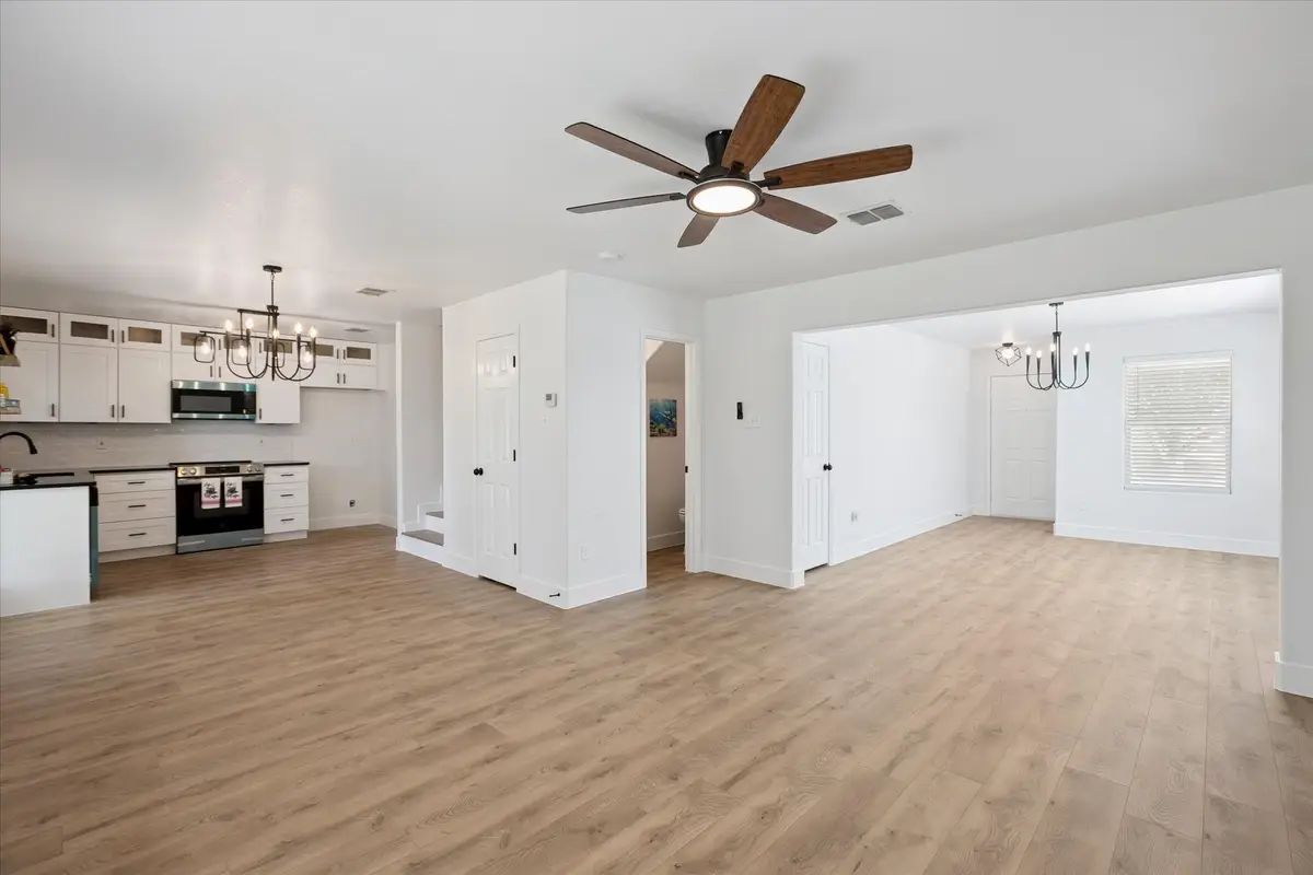 1926 Harbor Lights Drive, Southwest Dallas, TX 75051 - Image #1