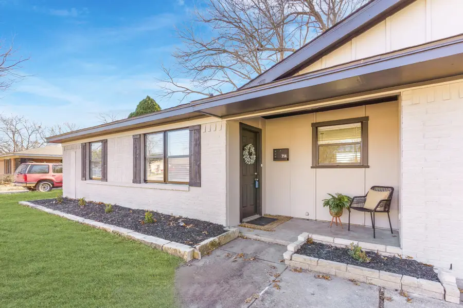 714 Pleasant Valley Road, Garland, TX 75040 - Image #2