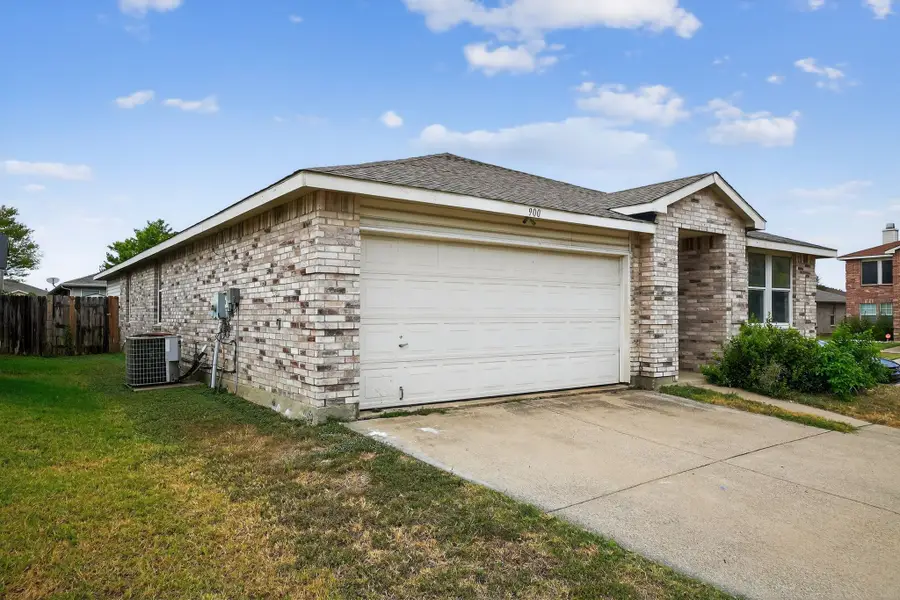 900 Rose Crystal Way, Fort Worth, TX 76179 - Image #2