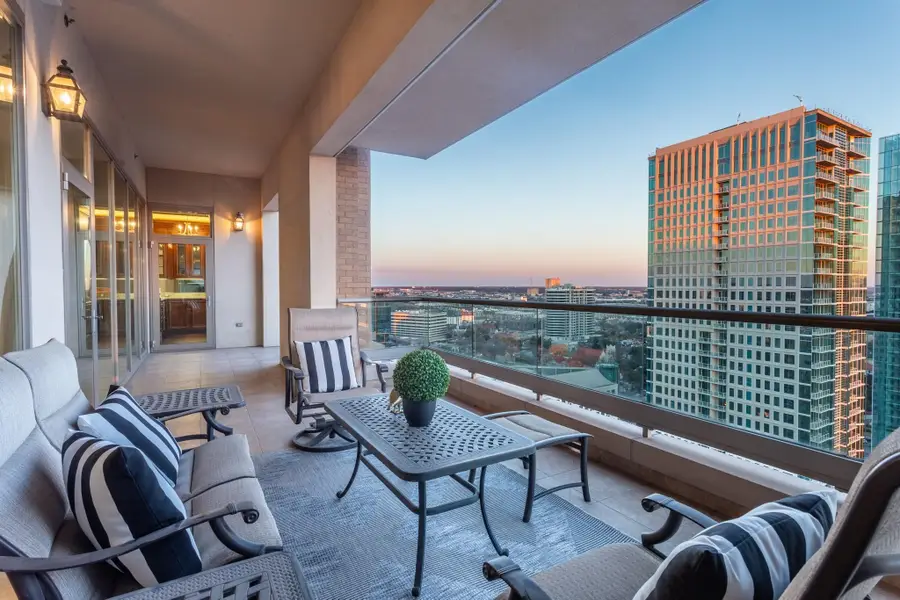 2300 Wolf Street #19A, Dallas, TX 75201 - Image #2