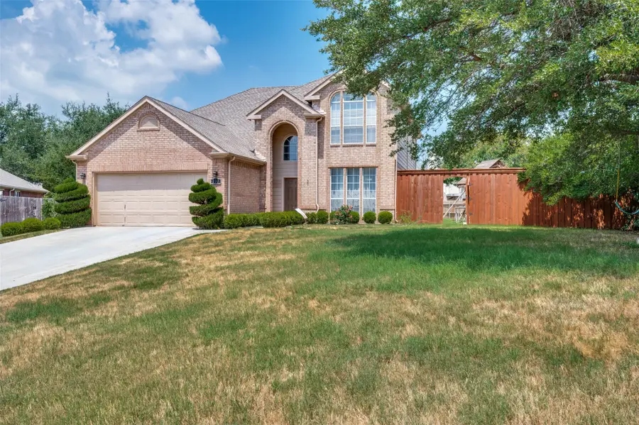 337 Sweet Leaf Lane, Lake Dallas, TX 75065 - Image #2