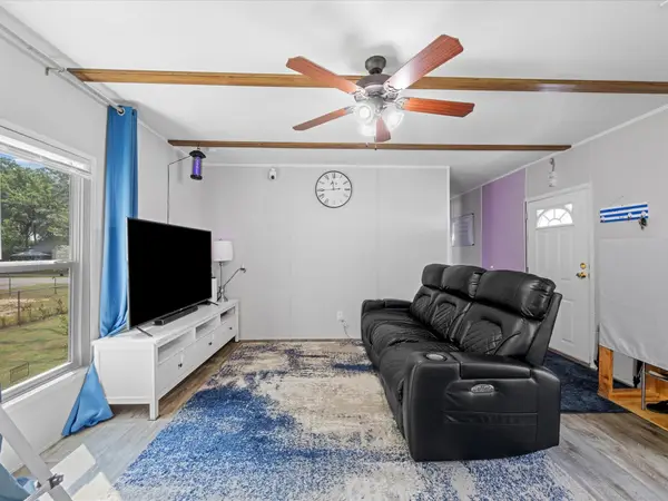 234 Red Robin Road, Gun Barrel City, TX 75156