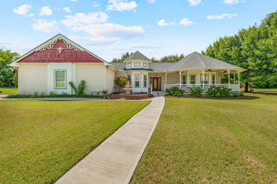 102 Palmer Drive, Comanche, TX 76442 - Image #3