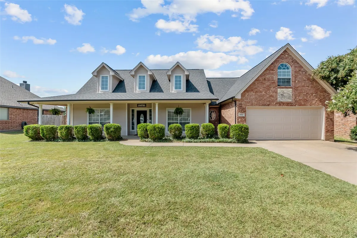 525 Mckittrick Court, Godley, TX 76044 - Image #1