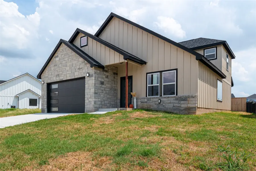 311 Heather Run, Woodway, TX 76712 - Image #2