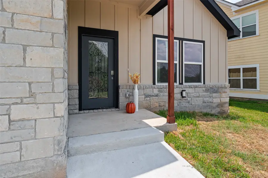 311 Heather Run, Woodway, TX 76712 - Image #3