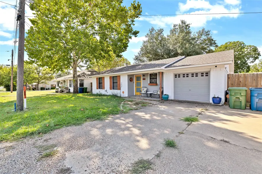 902 Plum Street, Sanger, TX 76266 - Image #2