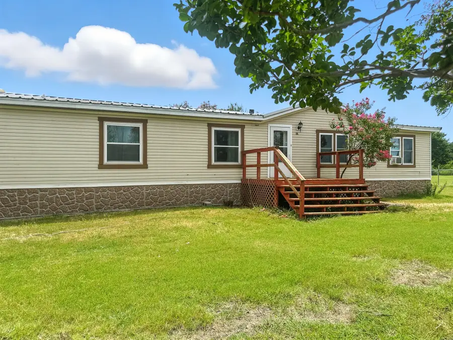 978 Old Church Road, Waxahachie, TX 75165 - Image #2