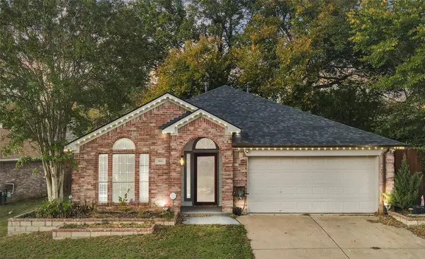 5005 Bradley Lane, Arlington, TX 76017