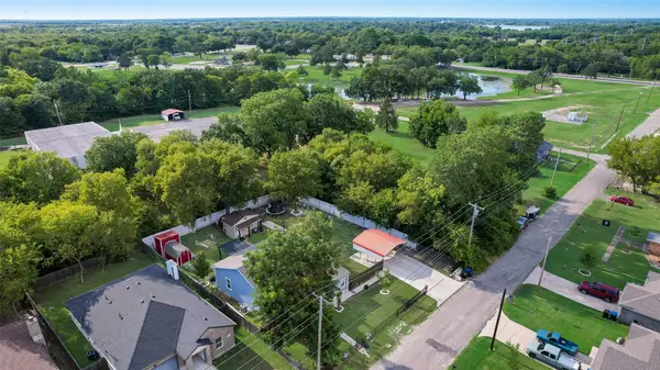 1002 Sayle Street, Greenville, TX 75401