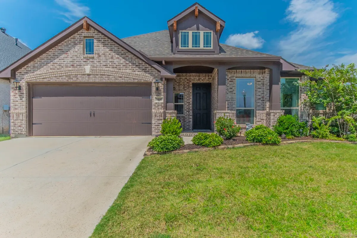 8800 Conroe Drive, Justin Roanoke, TX 76226 - Image #1