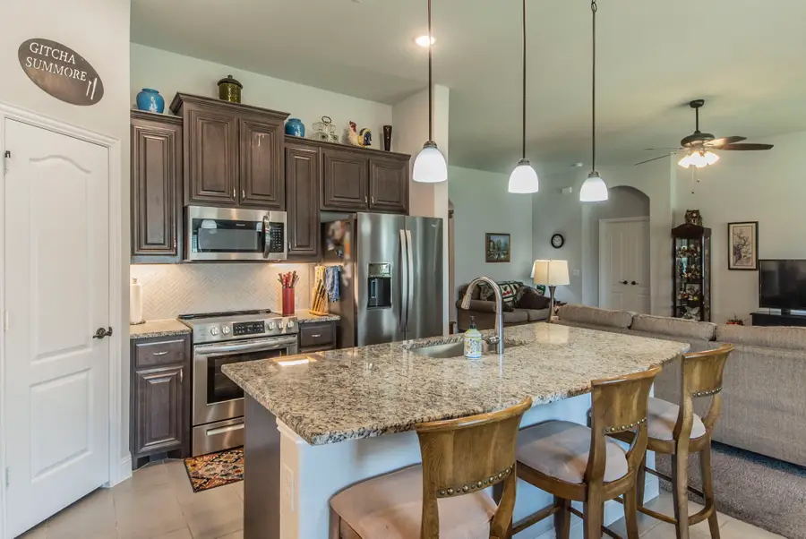 8800 Conroe Drive, Justin Roanoke, TX 76226 - Image #3