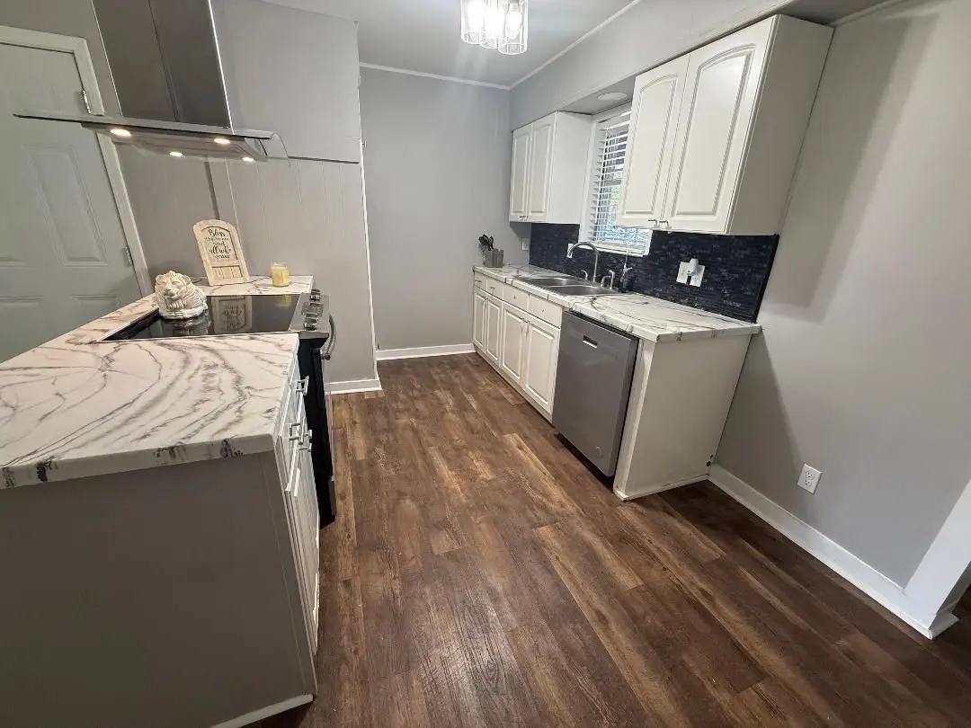 300 S Joyce Street, Lacy Lakeview, TX 76705 - Image #1