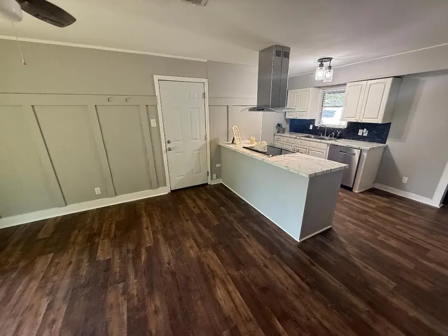 300 S Joyce Street, Lacy Lakeview, TX 76705 - Image #2