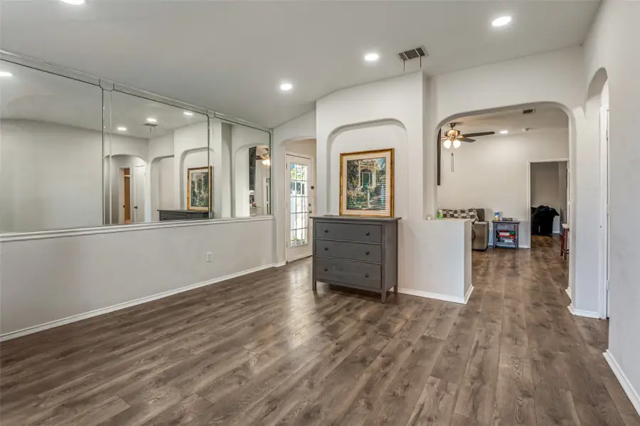 4372 Onyx Drive, Carrollton, TX 75010 - Image #3