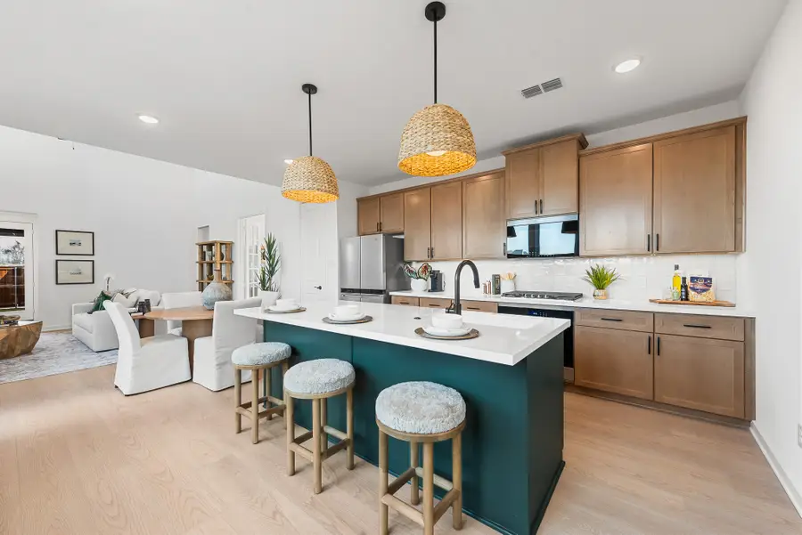 8620 Treeline Parkway, Justin, TX 76247 - Image #2