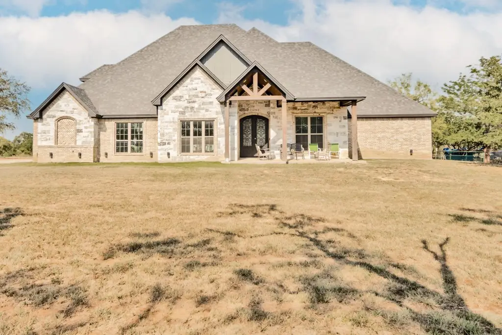 208 County Road 4393, Decatur, TX 76234 - Image #1