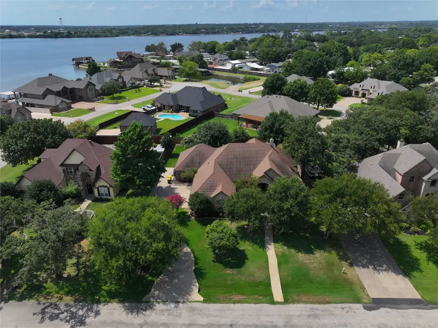 3722 Cove Timber Avenue, Granbury, TX 76049 - Image #3