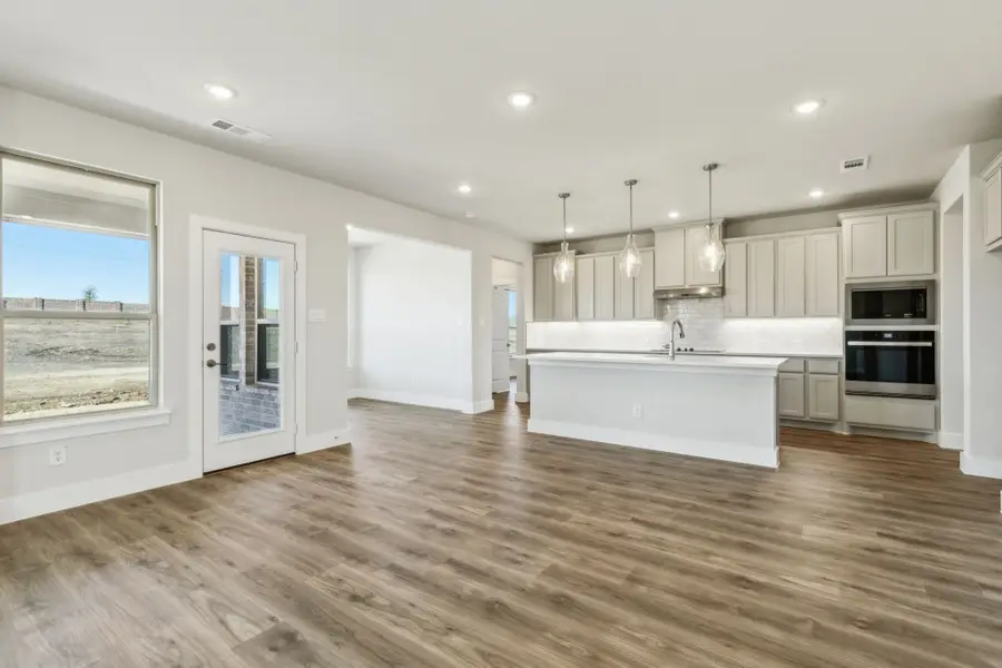 152 Swan Lake Drive, Waxahachie, TX 75165 - Image #3