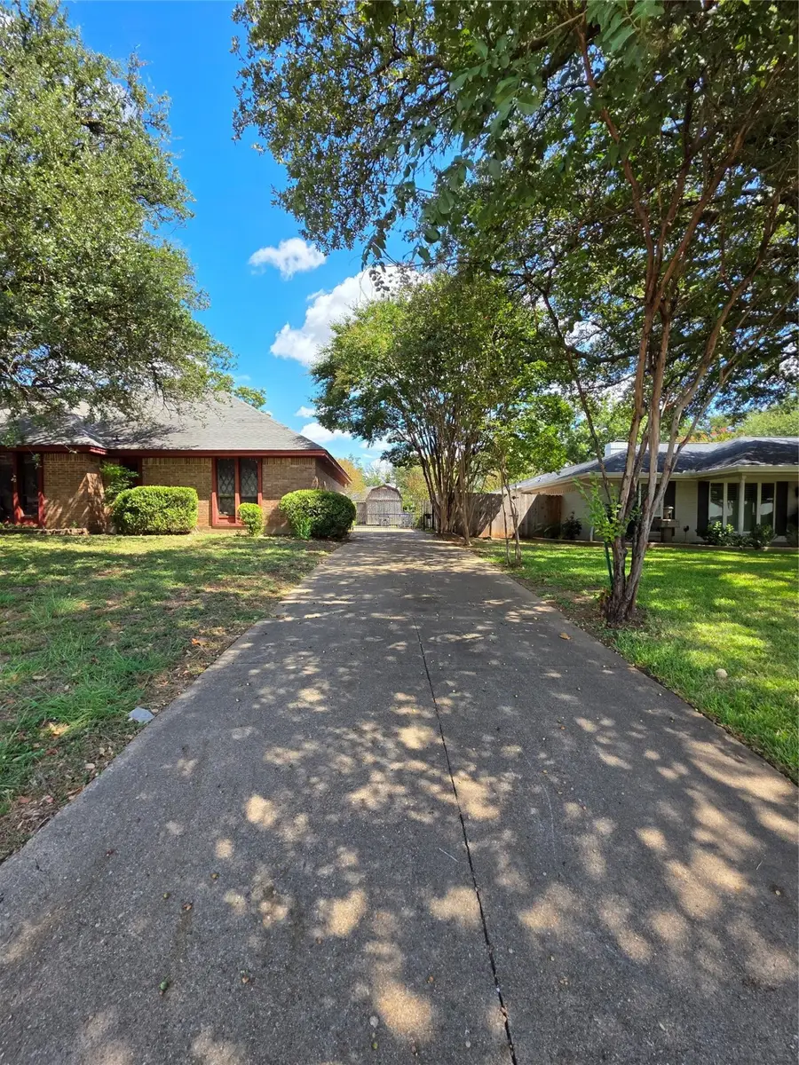 1115 Green River Trail, Cleburne, TX 76033 - Image #3