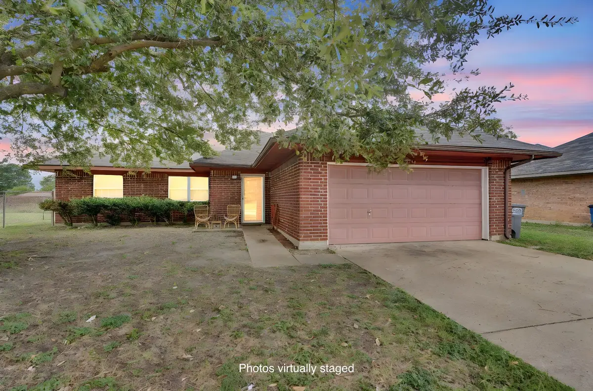 512 Bluebird Lane, Red Oak, TX 75154 - Image #1