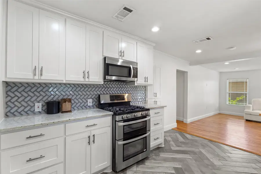 701 SW 5th Street, Grand Prairie, TX 75051 - Image #2