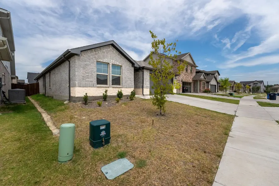 2416 Mankato Drive, Fort Worth, TX 76179 - Image #2