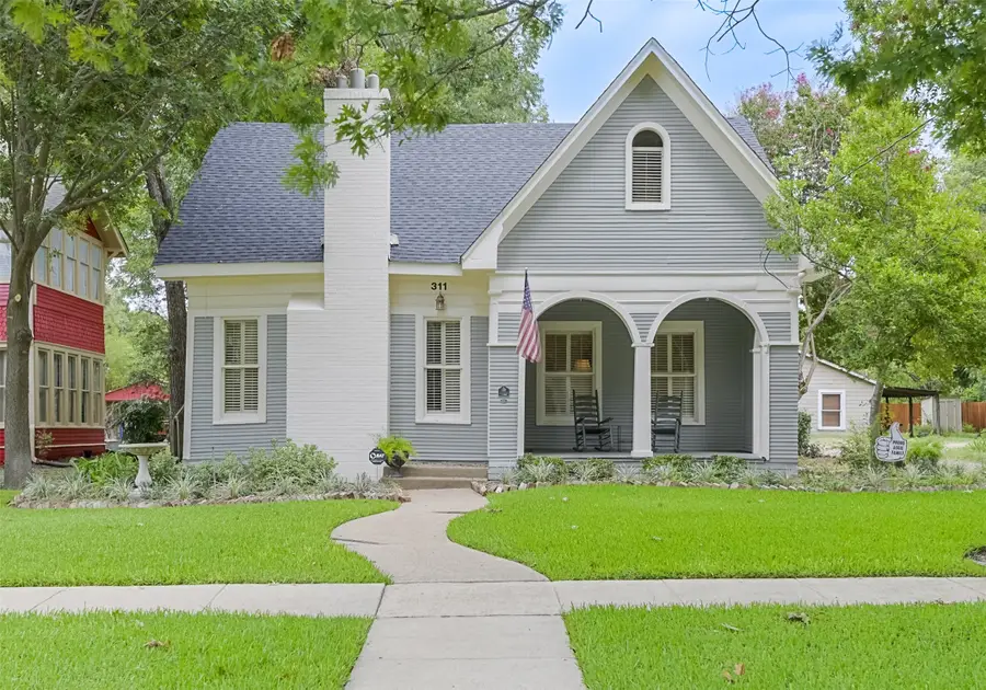 311 E Marvin Avenue, Waxahachie, TX 75165 - Image #2
