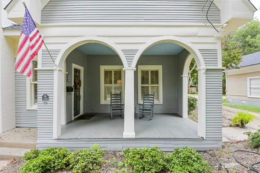 311 E Marvin Avenue, Waxahachie, TX 75165 - Image #3