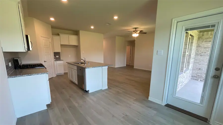 560 Clear Rain Street, Lavon, TX 75166 - Image #2