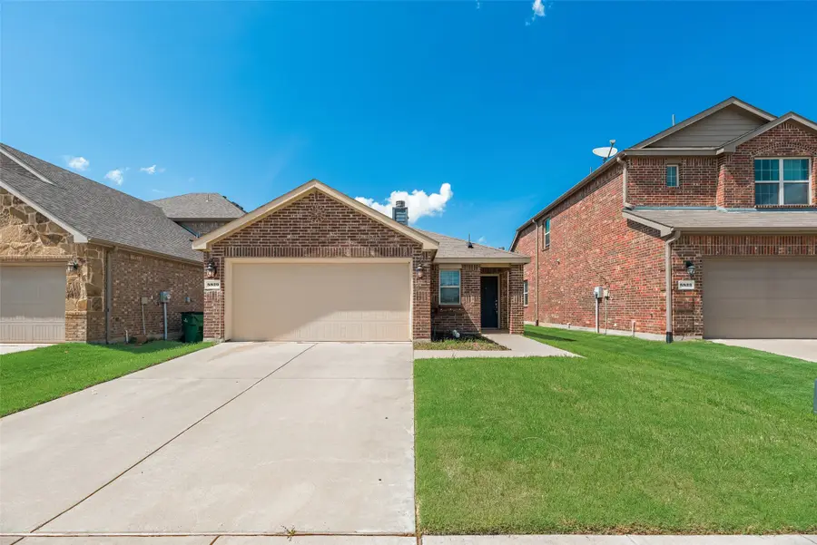 8829 Deadwood Lane, Aubrey, TX 76227 - Image #2