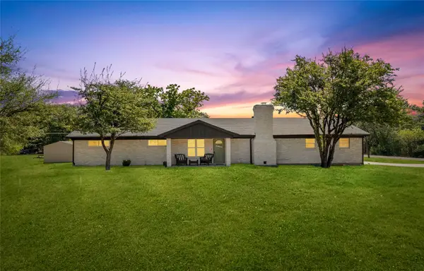 1933 Walter Smith Road, Azle, TX 76020