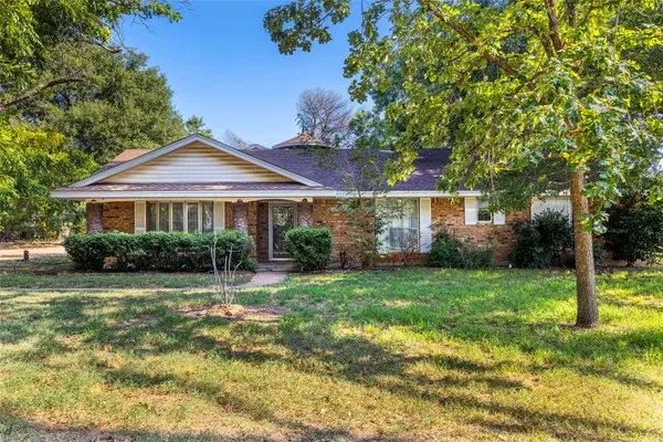 2405 Meadow Lane, Grand Prairie, TX 75050