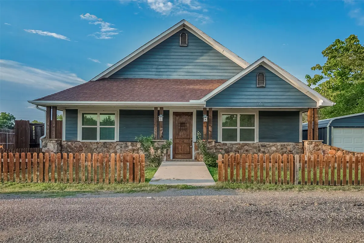 302 N Front Street, Savoy, TX 75479 - Image #1