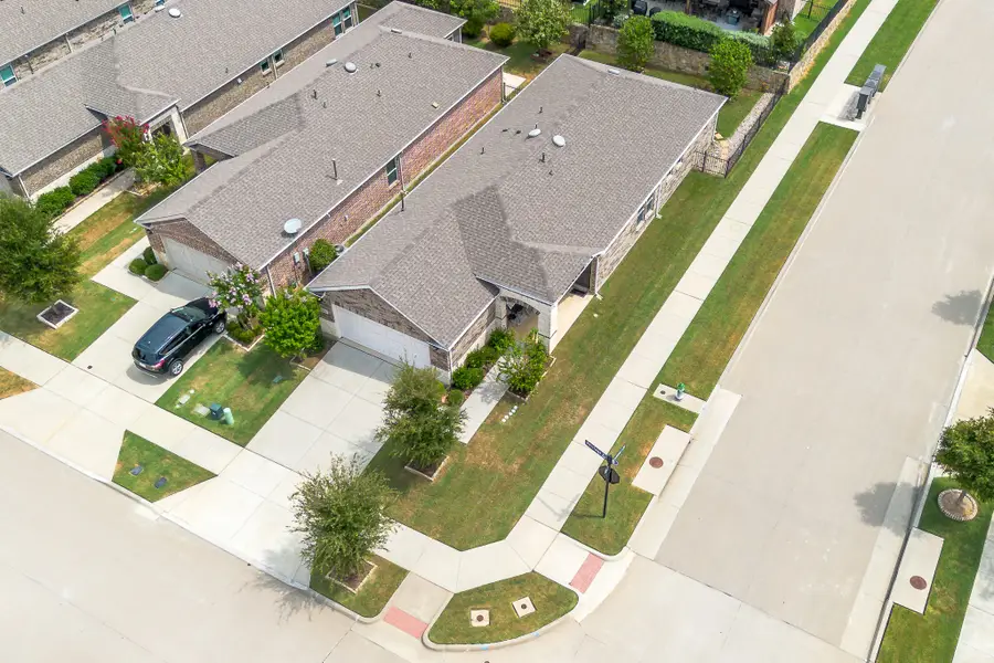 7601 Heritage Drive, Aubrey, TX 76227 - Image #2