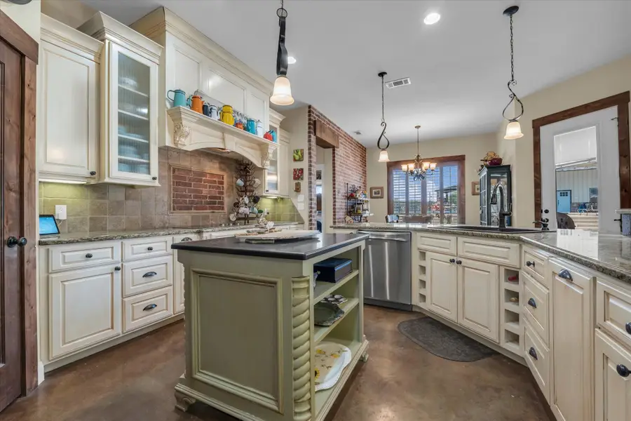 105 Rancho Lorena Drive, Lorena, TX 76655 - Image #3