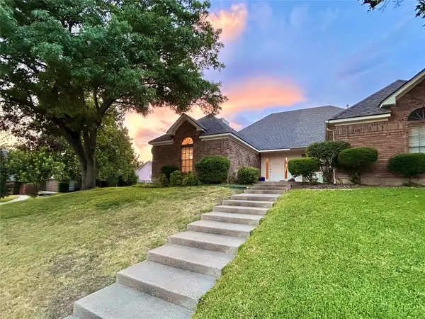 9334 Highedge Circle, Dallas, TX 75238