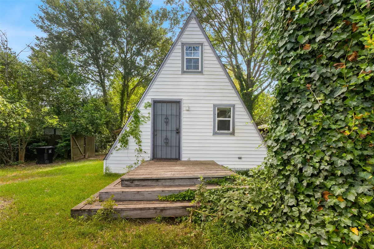 10969 Crestview Lane, Frankston, TX 75763 - Image #1