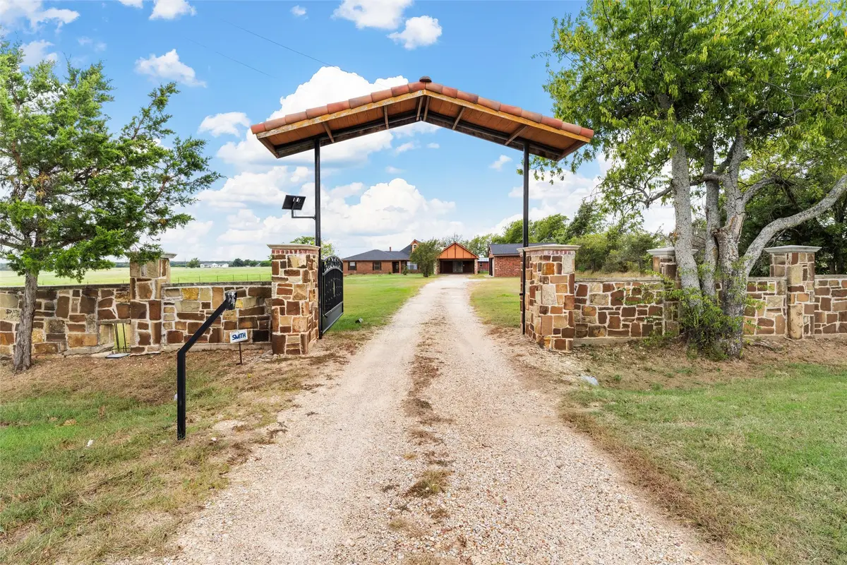 3433 W Tours Road, West, TX 76691 - Image #1