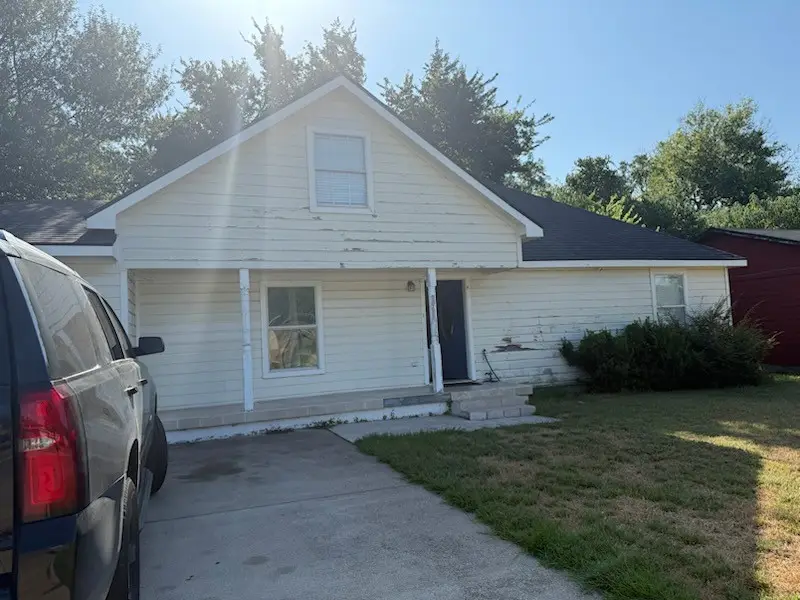 624 Harrison Lane, Hurst, TX 76053 - Image #1