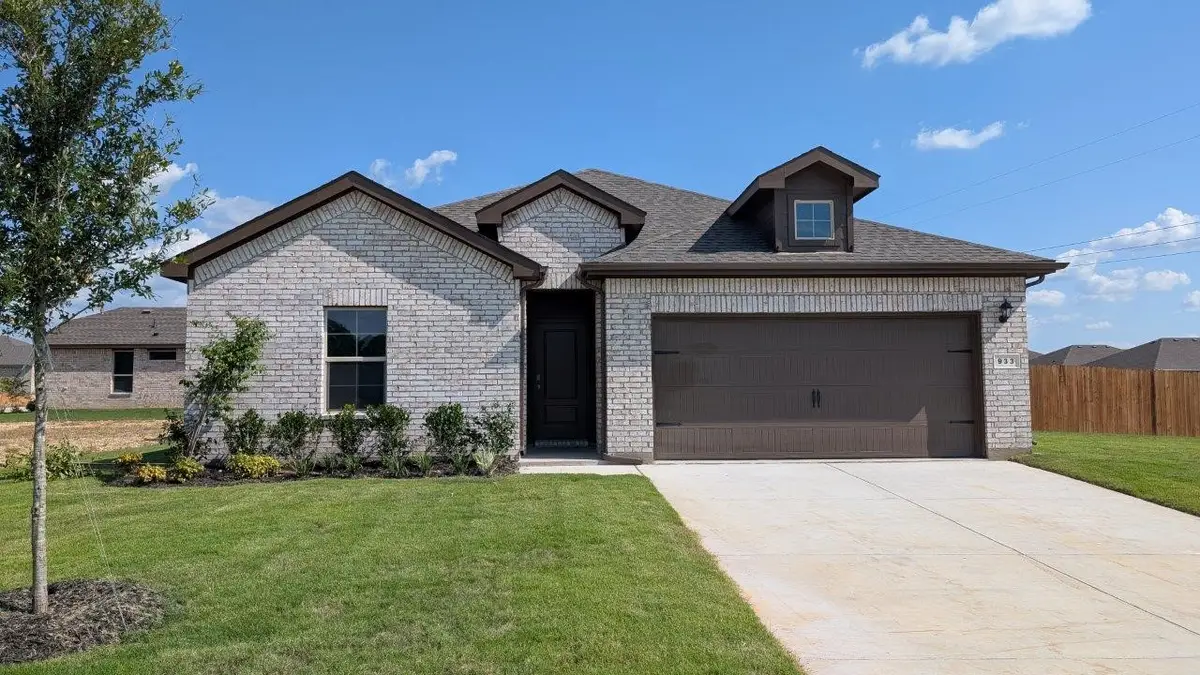 933 Traction Trail, Cleburne, TX 76031 - Image #1
