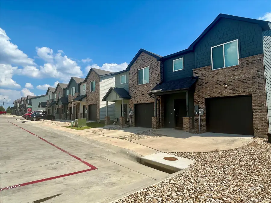 1401-1404 Boxwood Lane, Forest Hill, TX 76140 - Image #2