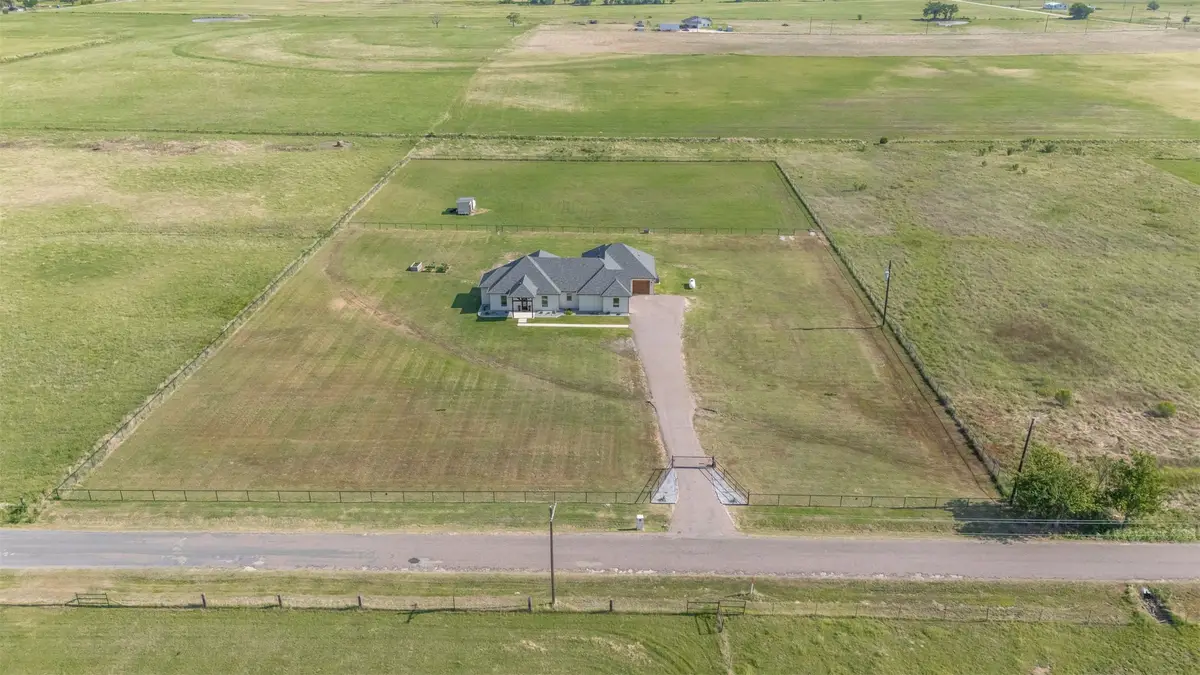 919 Gunter Road, Whitesboro, TX 76273 - Image #1