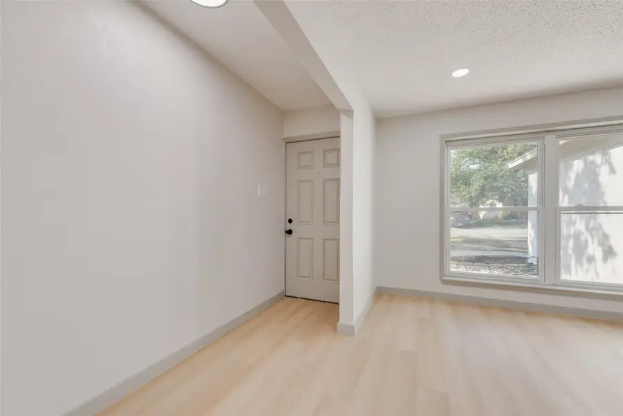 2409 Catalo Lane, Arlington, TX 76010 - Image #2