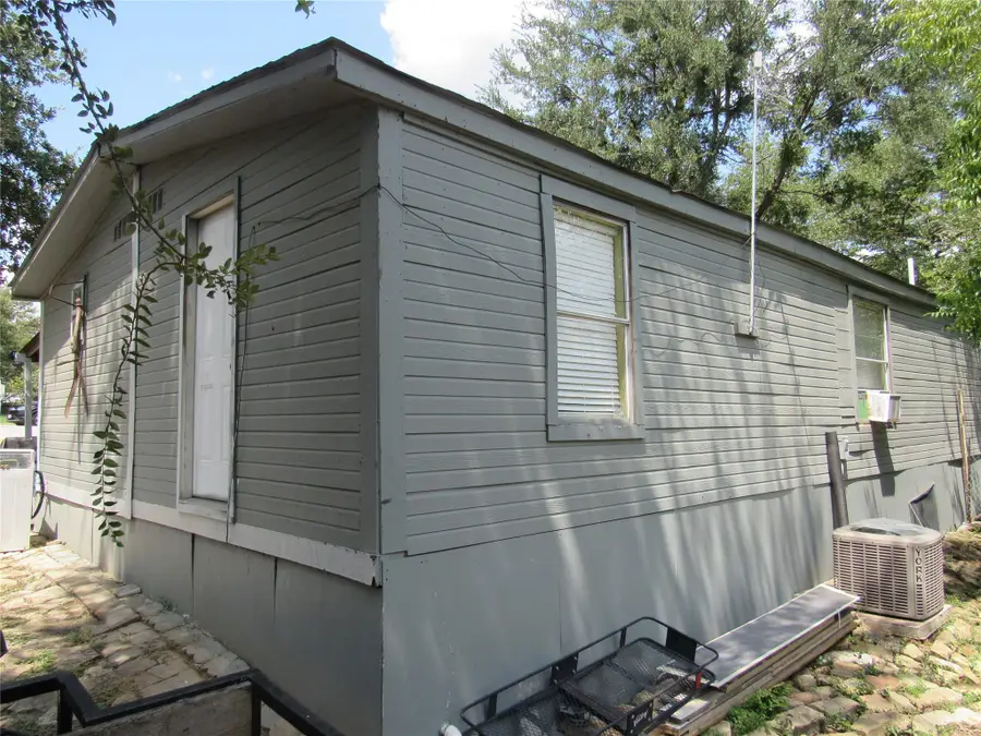 124 Holly Oak Drive, Weatherford, TX 76087 - Image #3