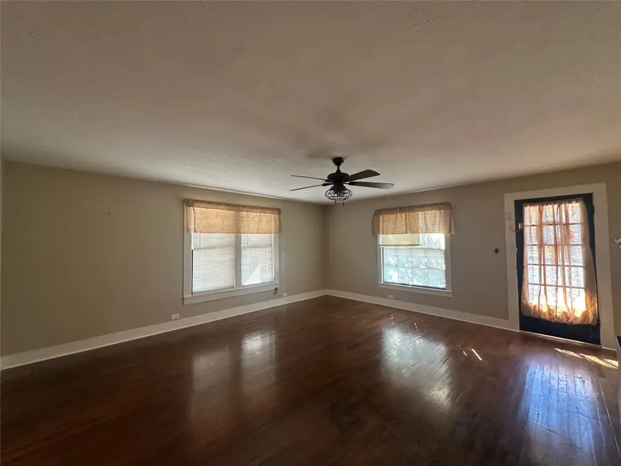 407 N Kent Street, Gorman, TX 76454 - Image #3